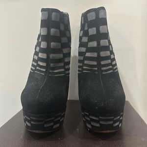New Aliaia Ankle Boots w Box Size 9.5 Black